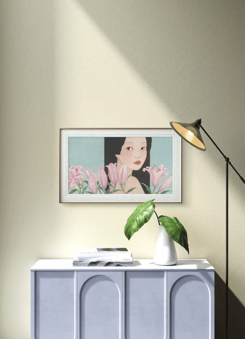 Backward Glance - Ink and Color on Silk 14.2'' × 23.6'' | Chinese Original Painting | Magic Bear Art
